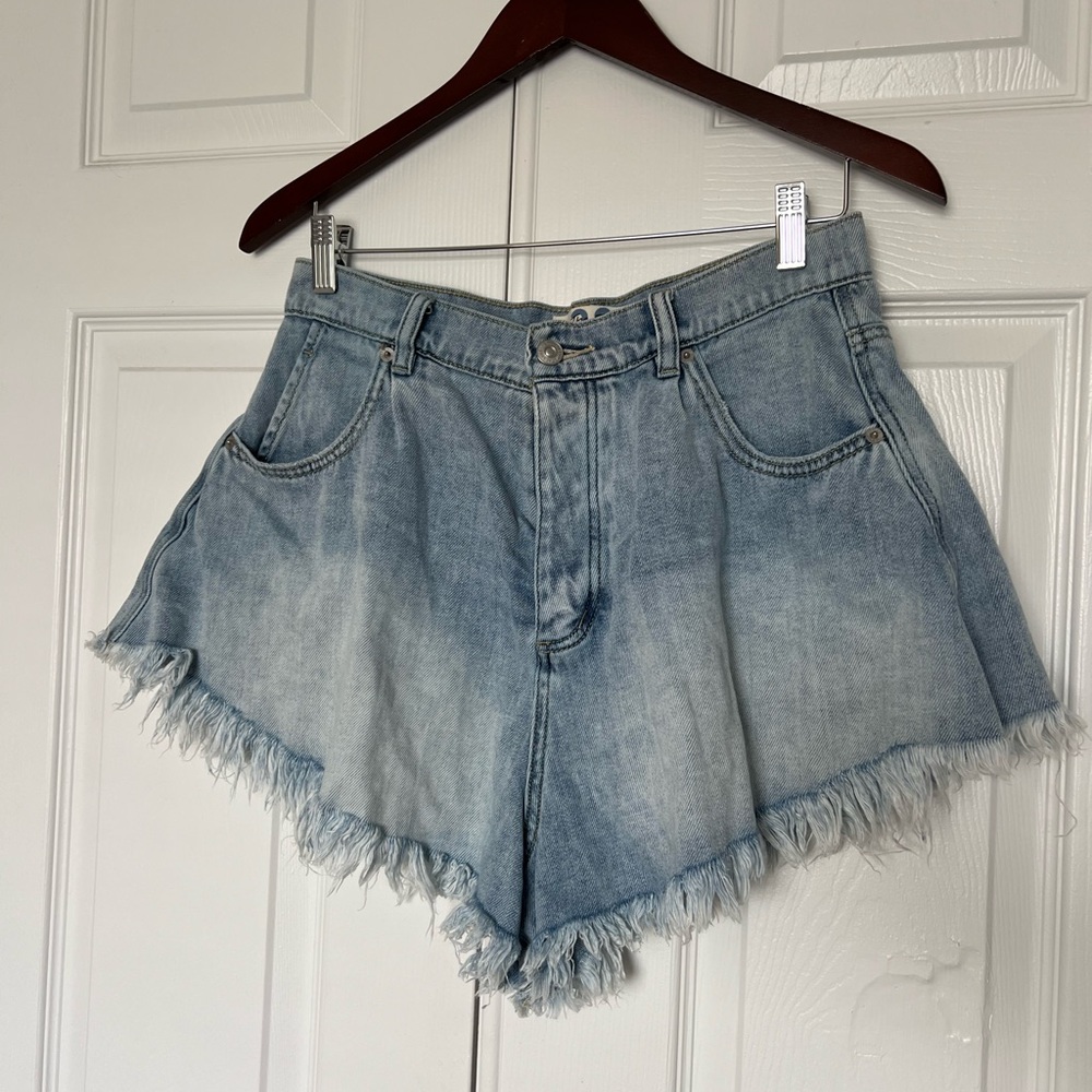 We The Free Women’s Tassell Distressed & Frayed Jean Shorts Size 28 Free People